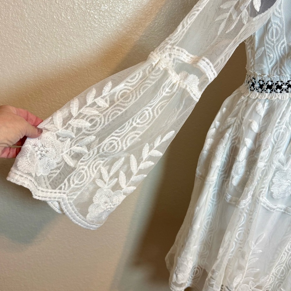 Southern Fried Chics White Lace Embroidered Mini Dress Bell Sleeve Size Large - Picture 5 of 15